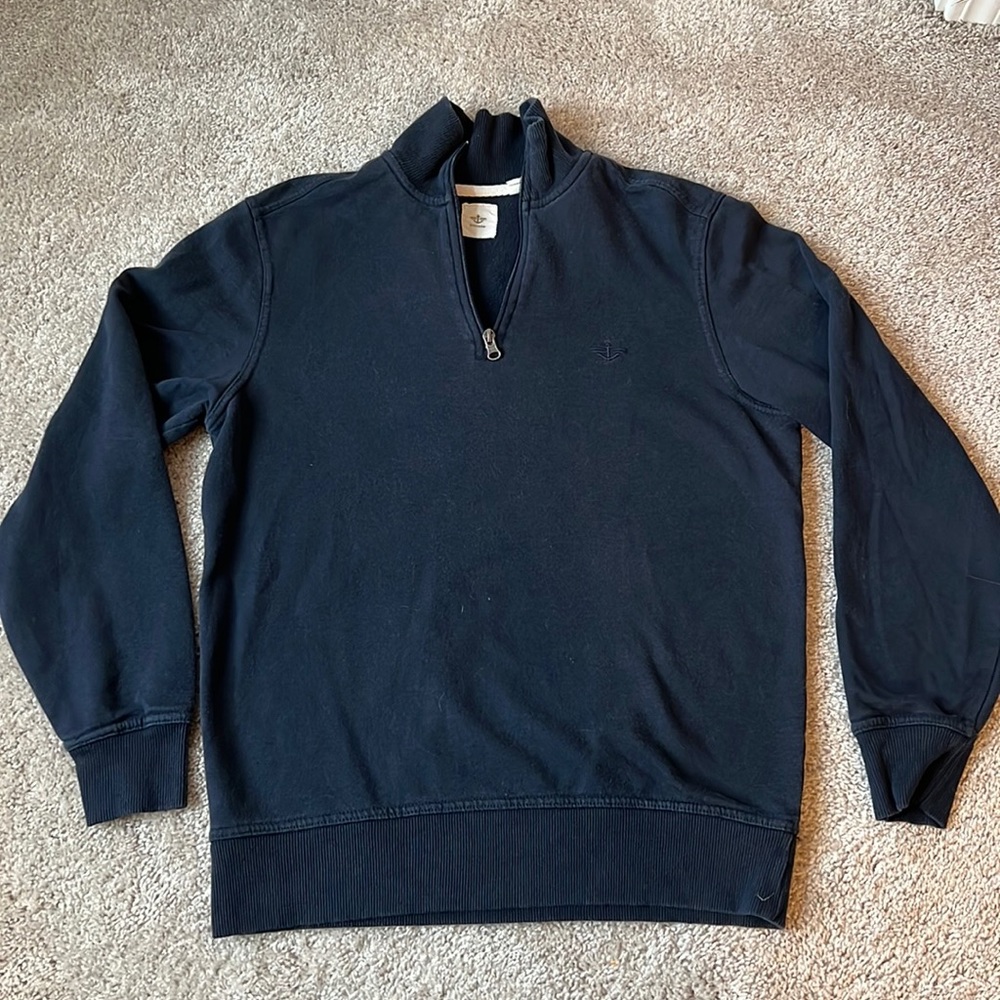 Docker’s men quarter zip, size small